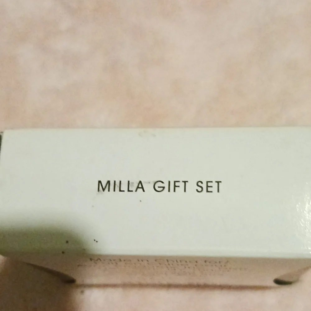 Avon Milla Gift Set. NWOT. - Picture 6 of 6